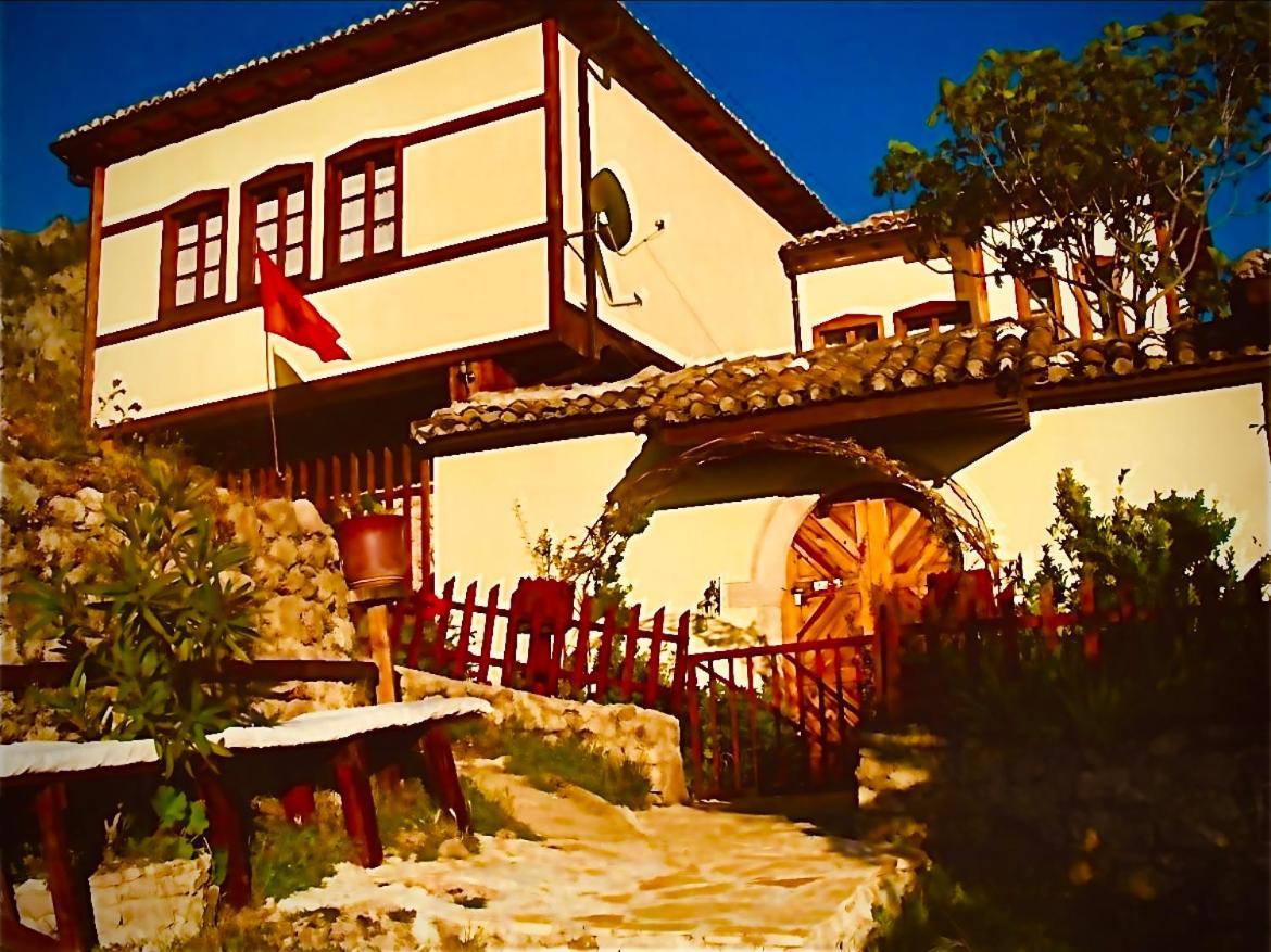 Rooms Emiliano Castle Of Kruja الغرفة الصورة