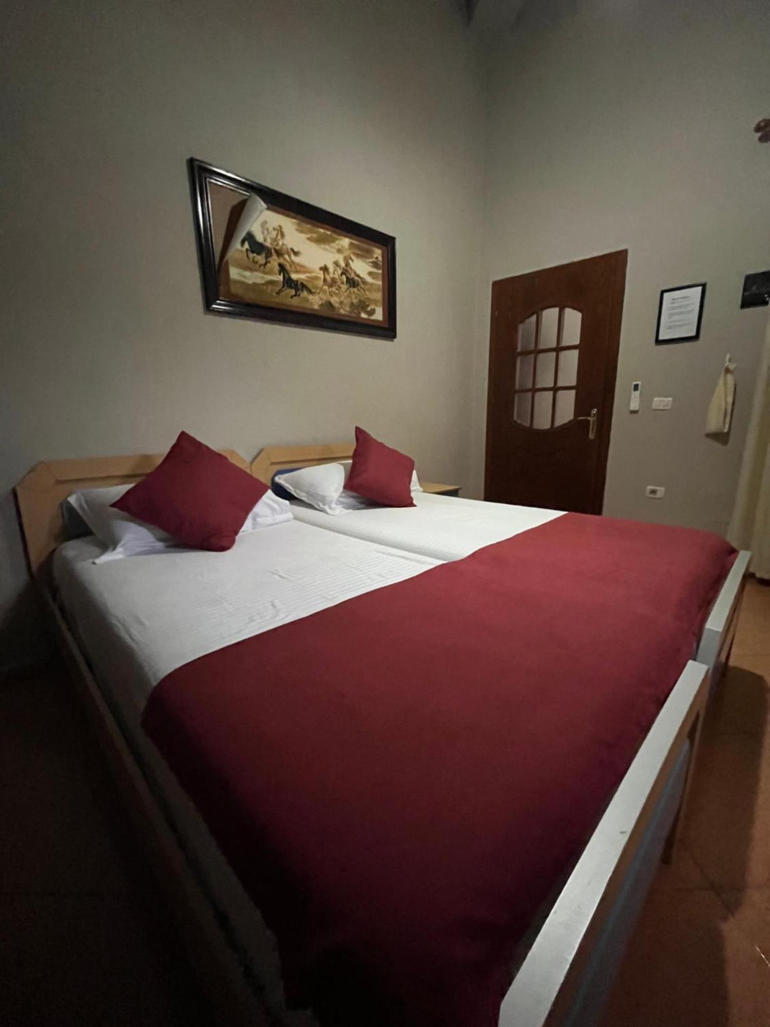 Rooms Emiliano Castle Of Kruja الغرفة الصورة