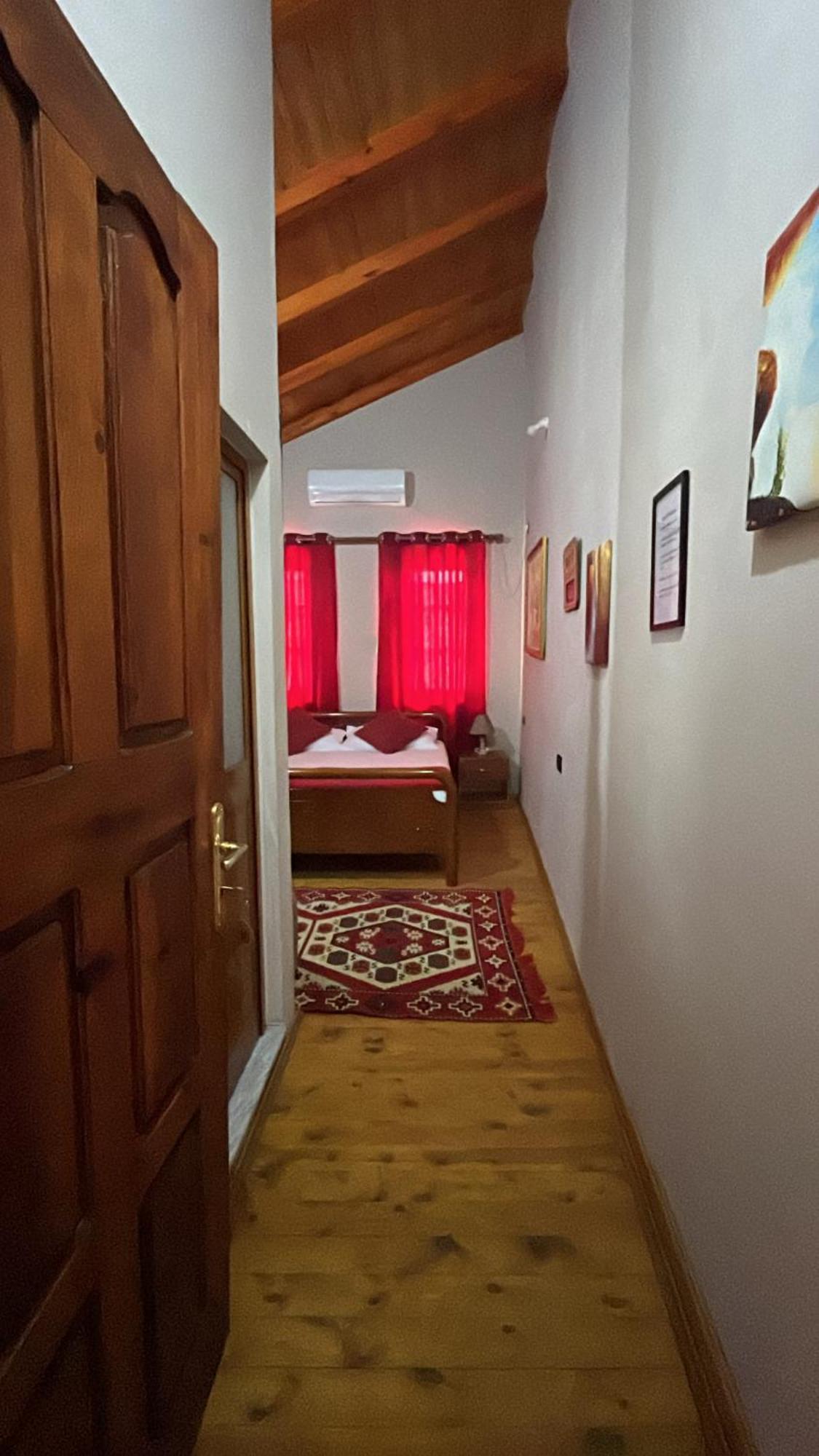 Rooms Emiliano Castle Of Kruja الغرفة الصورة