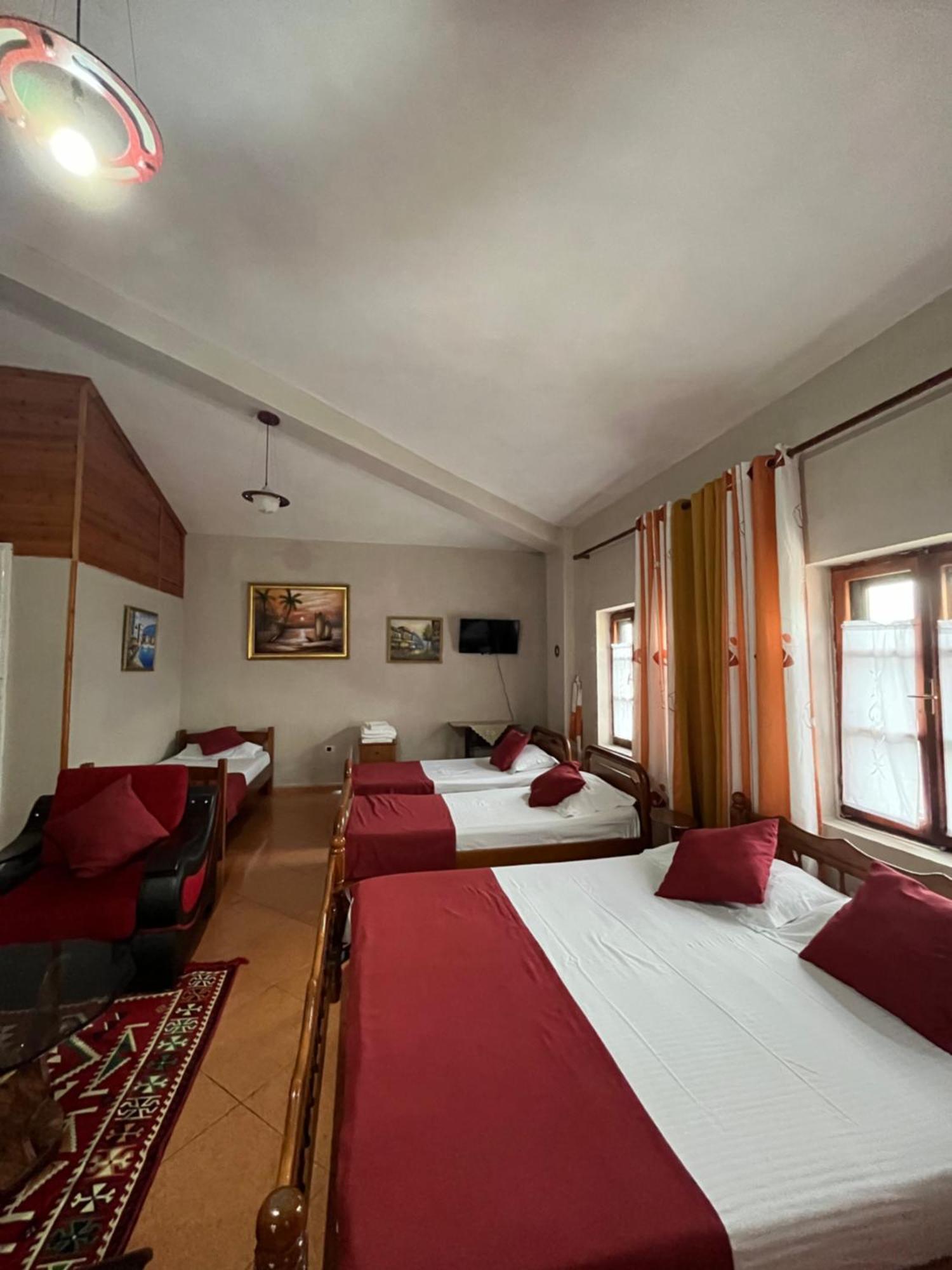 Rooms Emiliano Castle Of Kruja الغرفة الصورة