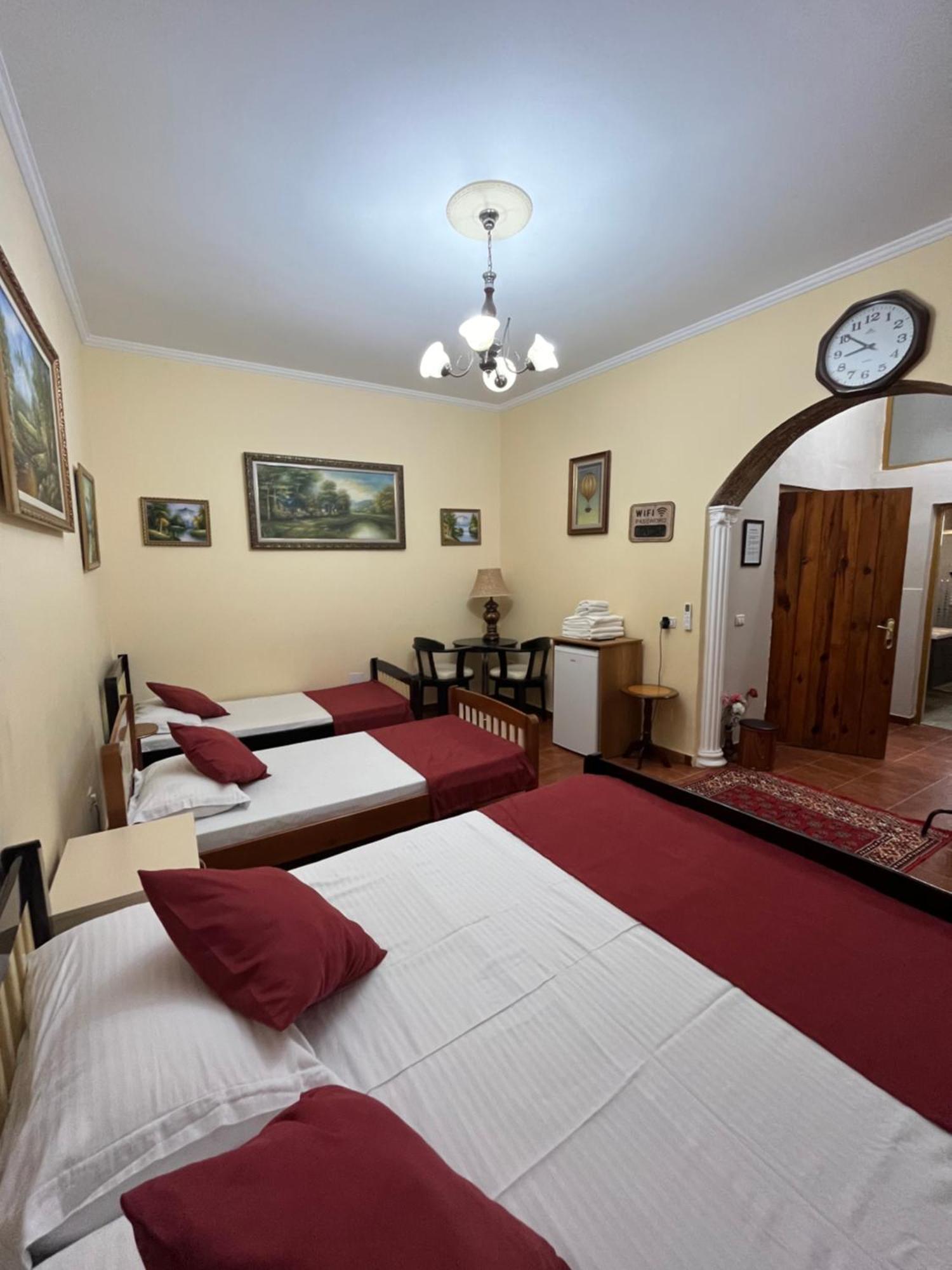 Rooms Emiliano Castle Of Kruja الغرفة الصورة